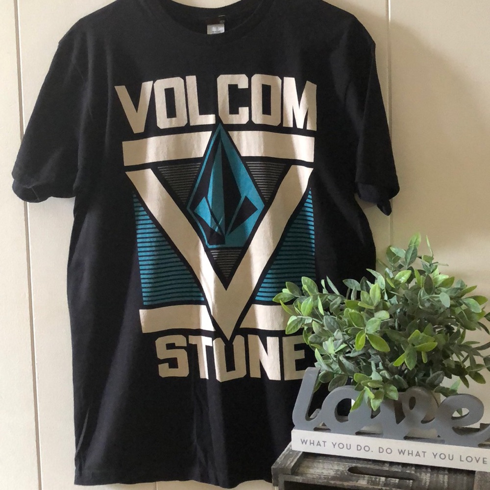 💎 VOLCOM 💎 Men’s T-Shirt  (NWOT)